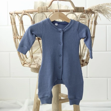 Een boxpakje in de stof mini cable in de kleur donker jeans